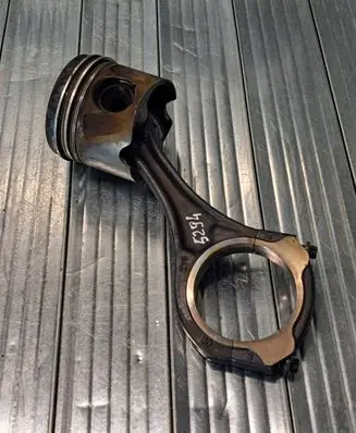 Mercedes-Benz R W251 Piston with connecting rod