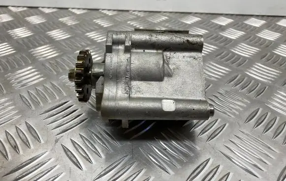 Ford Fusion II Oil pump 8E5G6600AD