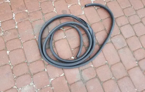 Renault Trafic III (X82) Rubber seal loading door 