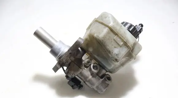 Volkswagen Tiguan Master brake cylinder
