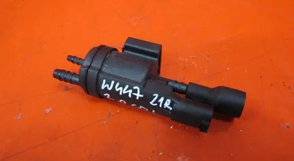 Mercedes-Benz Vito Viano W447 Vacuum valve A0005003201