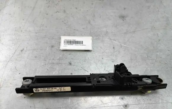 Mercedes-Benz S W221 Seat belt adjustment rail A2218600888