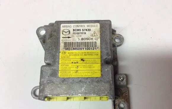 Mazda 3 II Airbag control unit/module F01G07201K BCM557K30