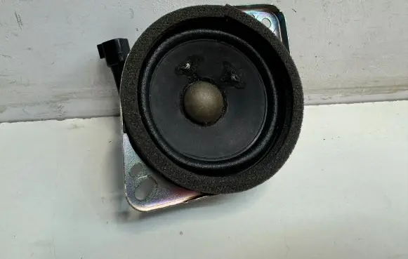 Ford Mustang VI Panel speaker FR3T18808BA