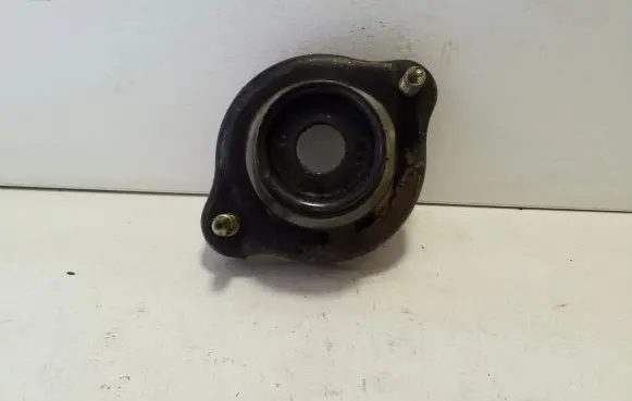 Volvo S40, V40 Front shock absorber mounting bracket 