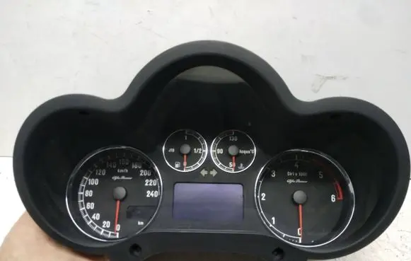 Alfa Romeo 147 Speedometer (instrument cluster) 156071228 C486 110080304092