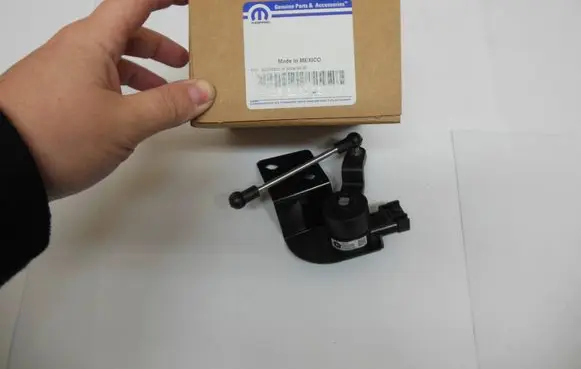 Jeep Grand Cherokee Air suspension front height level sensor 68245329AE