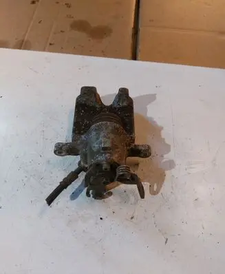 Opel Insignia A Rear brake caliper