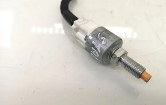 Lexus IS 220D-250-350 Brake pedal sensor switch
