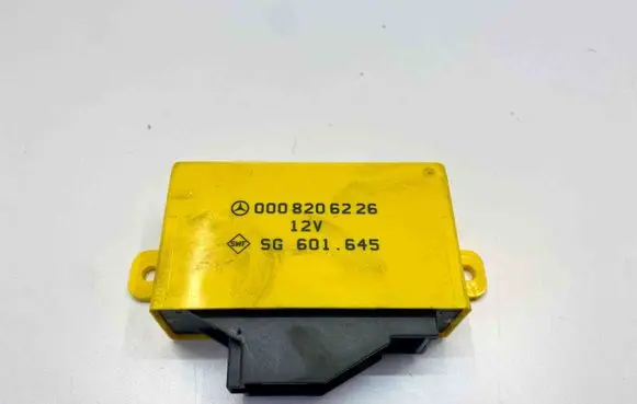 Mercedes-Benz SL R129 Seat heating relay 0008206226 A0008206226