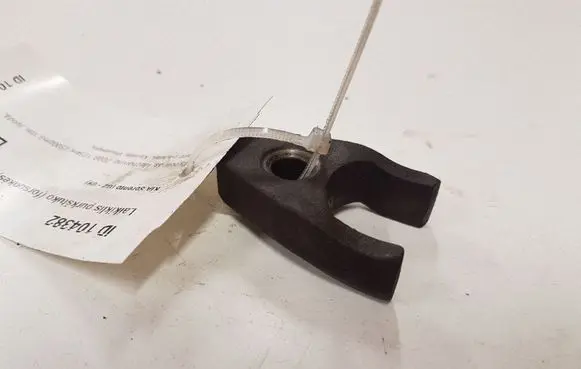KIA Sorento Fuel Injector clamp holder