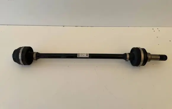 BMW 5 G30 G31 G38 Rear driveshaft 8664045