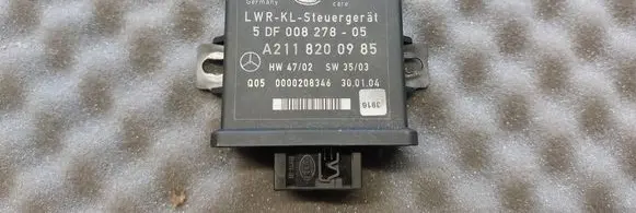 Mercedes-Benz E W211 Light module LCM A2118200985 5DF00827805 0000208346