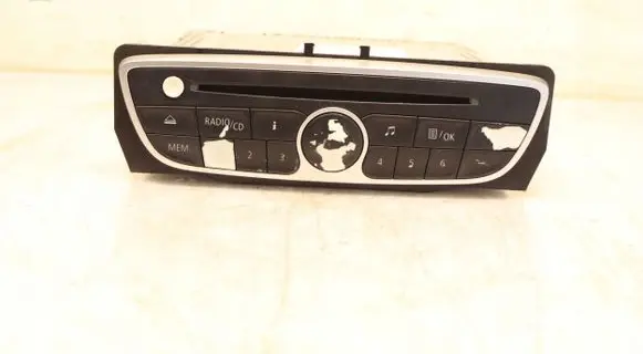Renault Megane III Radio/GPS head unit trim 