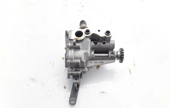 Renault Clio IV Oil pump 150002257R