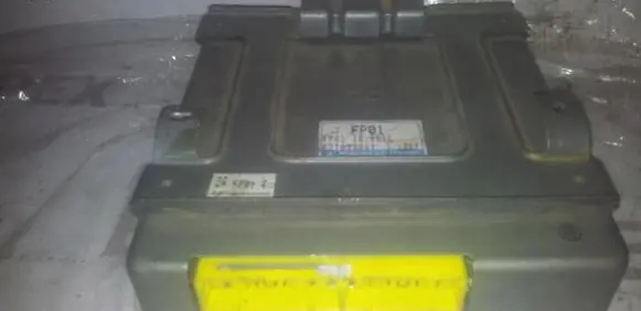 Mazda 626 Engine control unit/module FP0118881C E2T03771M