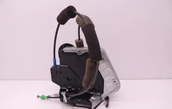 Lexus IS 220D-250-350 Rear door lock D95