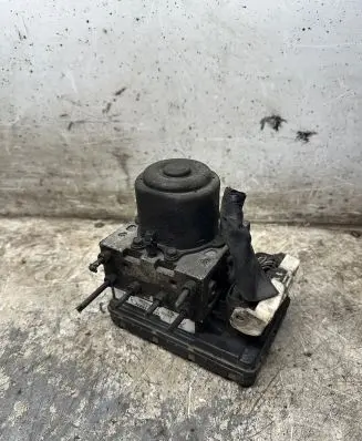 Toyota Avensis Verso ABS Pump 4451044050 8954144050