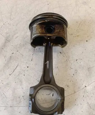 Citroen C5 Piston with connecting rod 