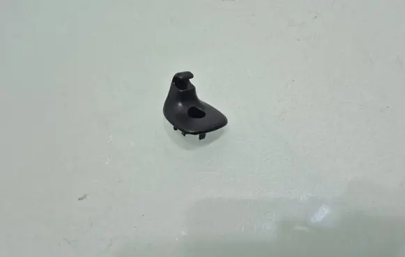 Dodge Grand Caravan Sun visor clip/hook/bracket L0067210AA