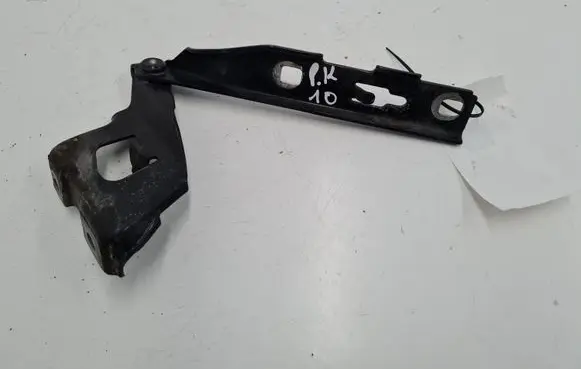 Engine bonnet/hood hinges