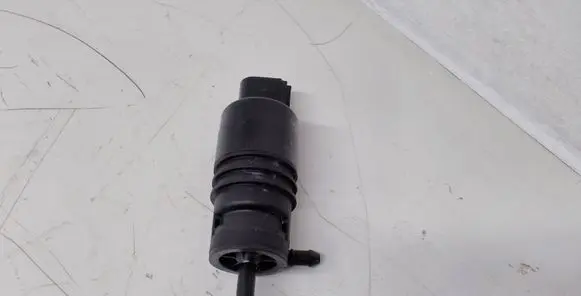 BMW X5 E70 Windscreen/windshield washer pump 693416001