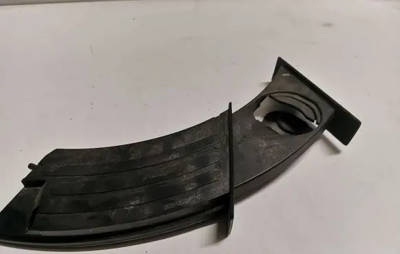 Cup holder front
