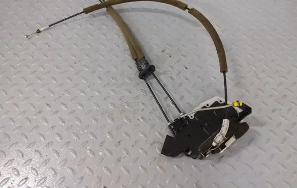 Nissan Murano Z51 Front door lock 805011AN0B