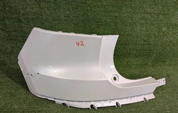Volvo XC40 Rear bumper corner part panel trim 