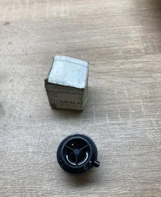 Mercedes-Benz E W211 Front door high frequency speaker A2118200202