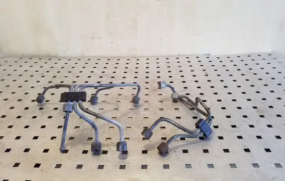 Volvo XC90 Fuel line pipe