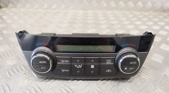 Toyota RAV 4 (XA40) Climate control unit 5590042400
