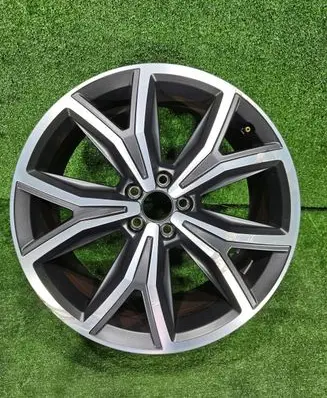 R18 alloy rim