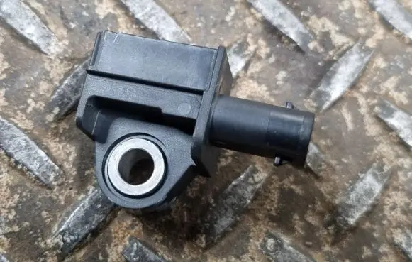 Chrysler Pacifica Airbag deployment crash/impact sensor 68245081AB