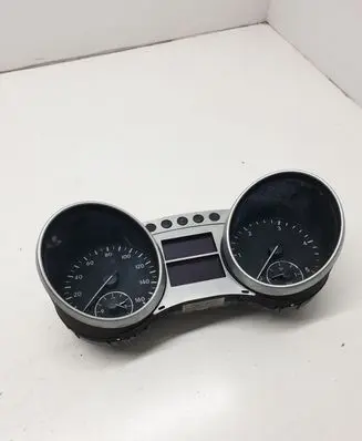 Mercedes-Benz ML W164 Speedometer (instrument cluster) A2519003300