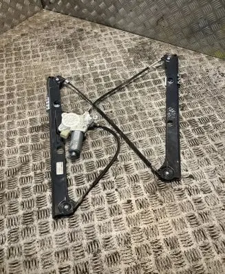 Mercedes-Benz Vaneo W414 Front door window regulator with motor A4147200646 4147200646