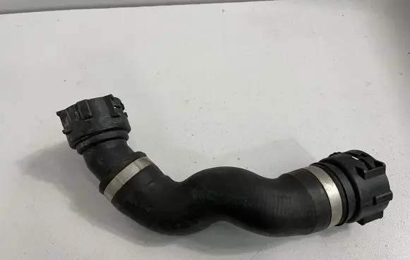 BMW 5 F10 F11 Engine coolant pipe/hose 8511928