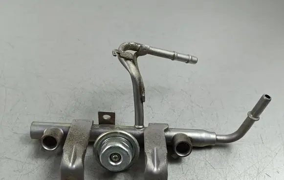 Toyota GT 86 Fuel main line pipe