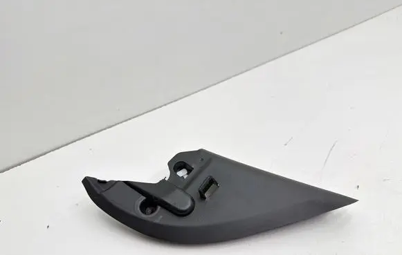 Skoda Octavia Mk4 Other front door trim element 5E3837973