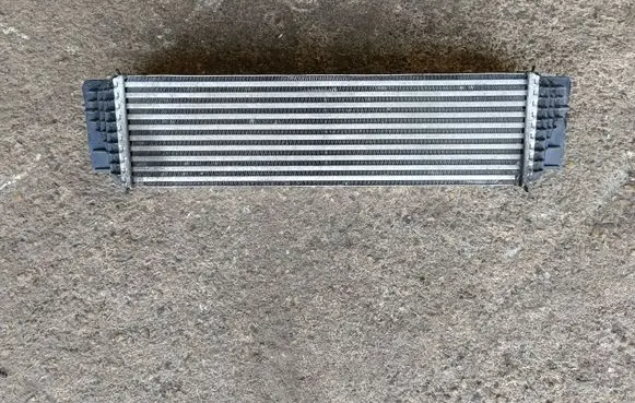 BMW 5 F10 F11 Intercooler radiator 7677115 R7371002