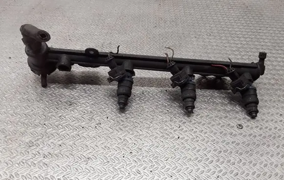 Volvo S40, V40 Fuel injectors set 8627804 9202510