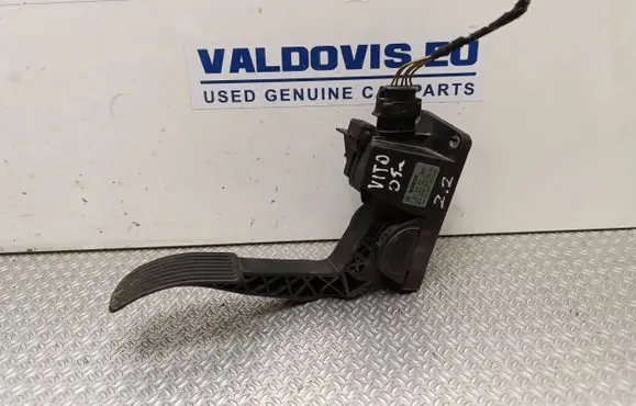 Mercedes-Benz Vito Viano W639 Accelerator throttle pedal A6393000604 484501960 0281002561