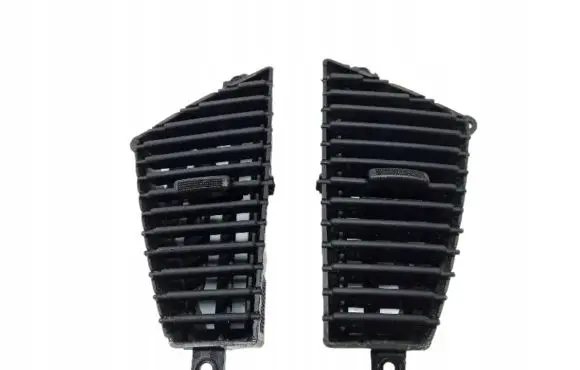 KIA Carens I Dashboard air vent grill cover trim 