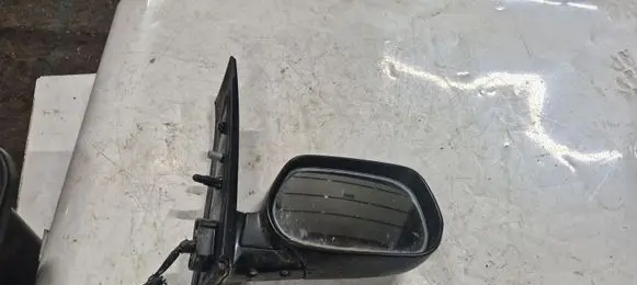 Toyota Avensis Verso Front door electric wing mirror 012228