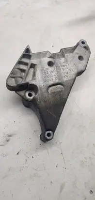 Volkswagen PASSAT B6 Engine mounting bracket 03G199207F