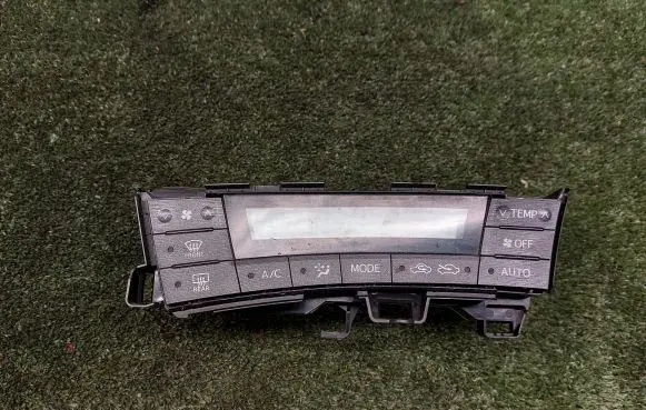 Toyota Prius (XW30) Climate control unit 75D725