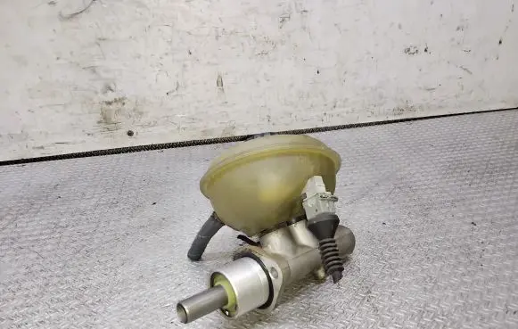 Audi A6 S6 C4 4A Master brake cylinder 8D0611301