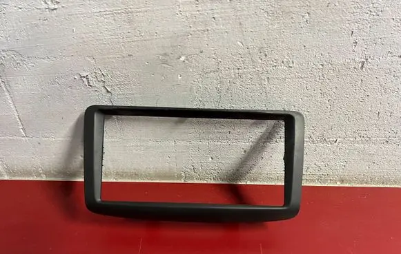 Radio/GPS head unit trim