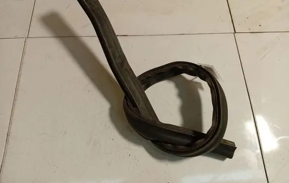 Opel Astra H Engine compartment rubber 