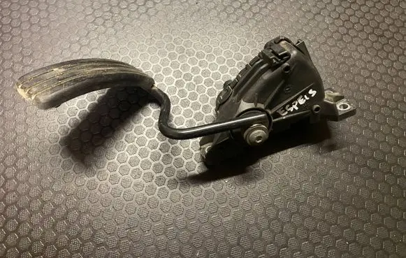 Renault Espace IV Accelerator throttle pedal 8200007513 6PV00811918